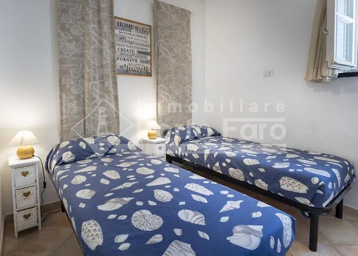 2 Pineta - Ampio Quadrilocale Sulla Di Porto Faro